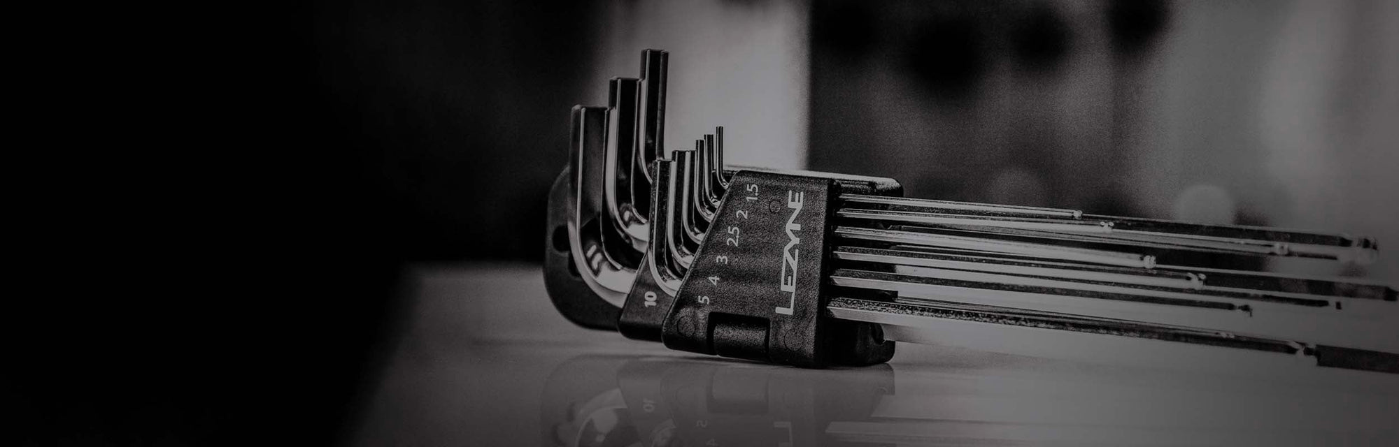 A close up of a set of allen keys.