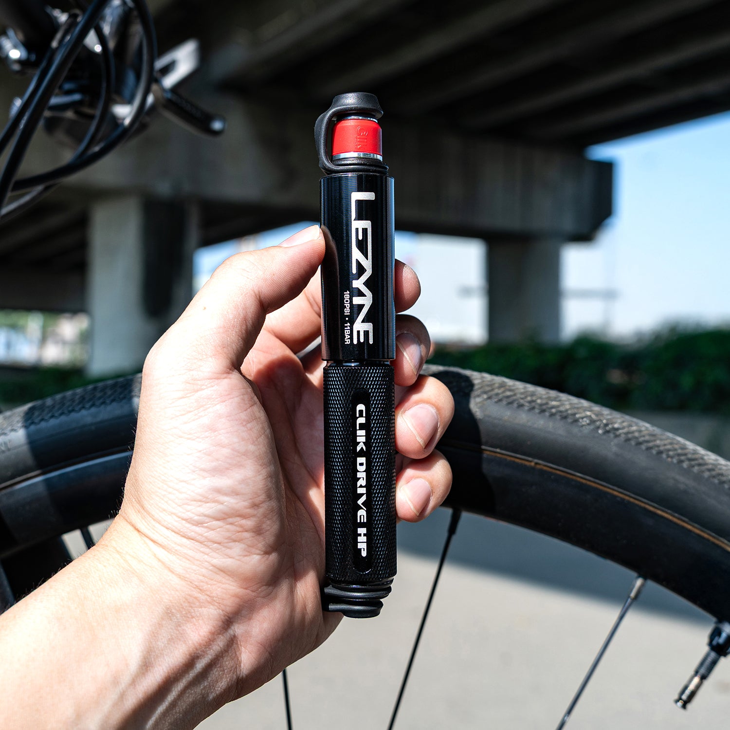 LEZYNE CLIK™ DRIVE HP | BIKE TIRE HAND PUMP