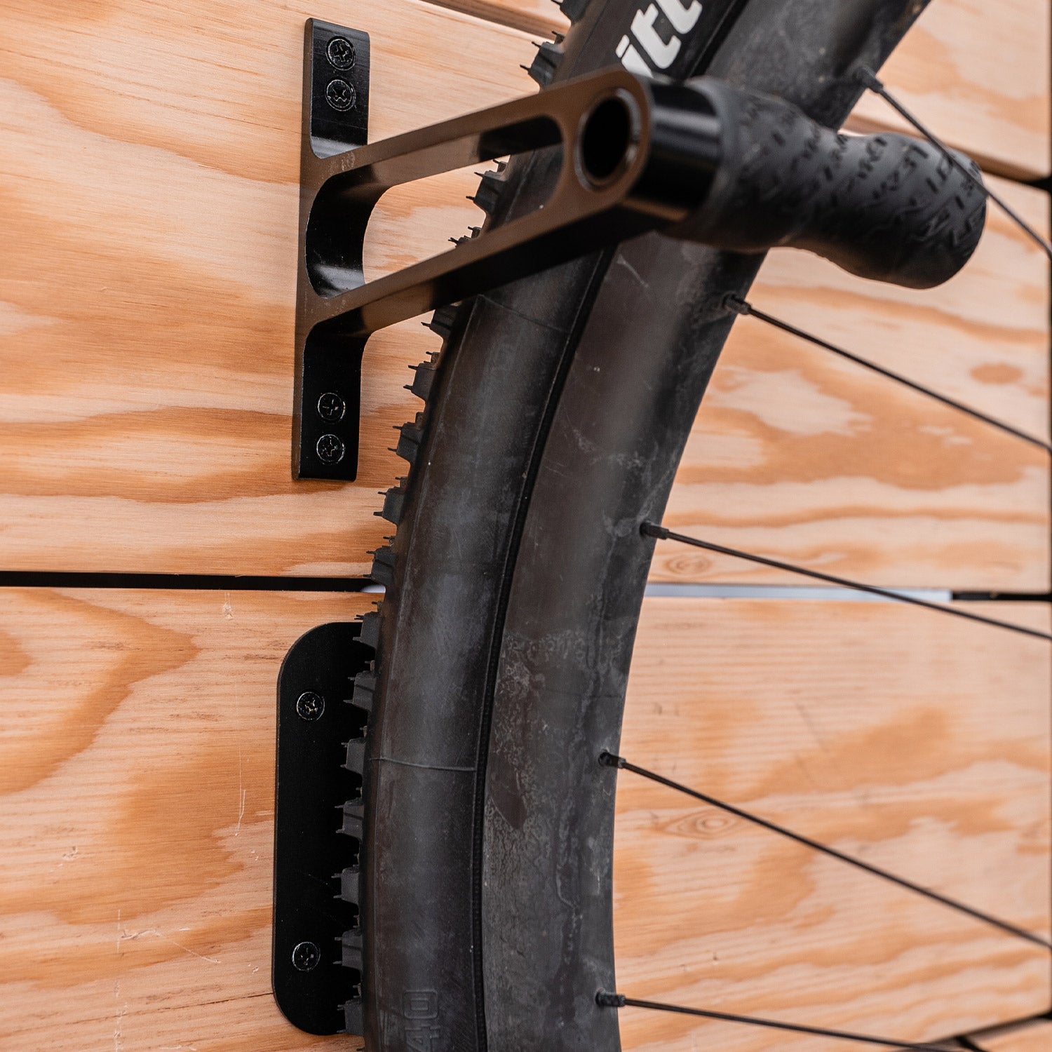 Lezyne Fahrrad-Wandhalterung Wheel Hook Aluminium, Schwarz