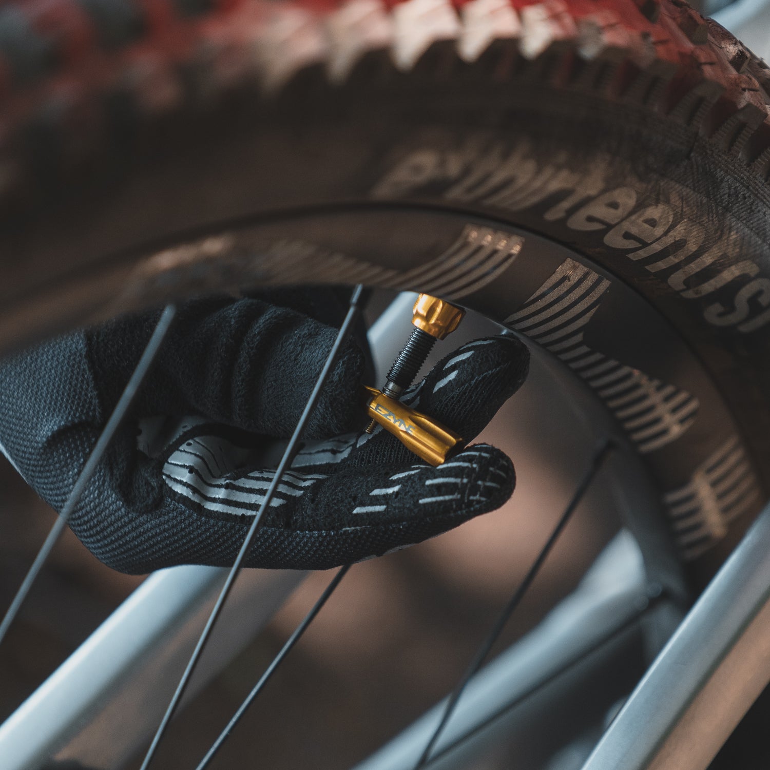 LEZYNE CNC TLR VALVES | TUBELESS BIKE TIRE VALVES