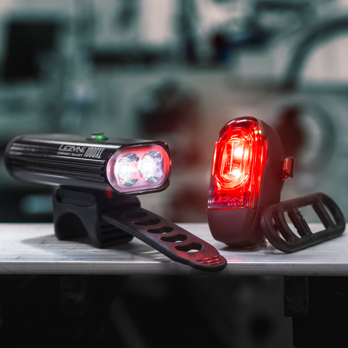 Kit Phare Avant & Feu Arrière Intelligent Lezyne Connect Smart 1000XL/KTV Pro - Noir