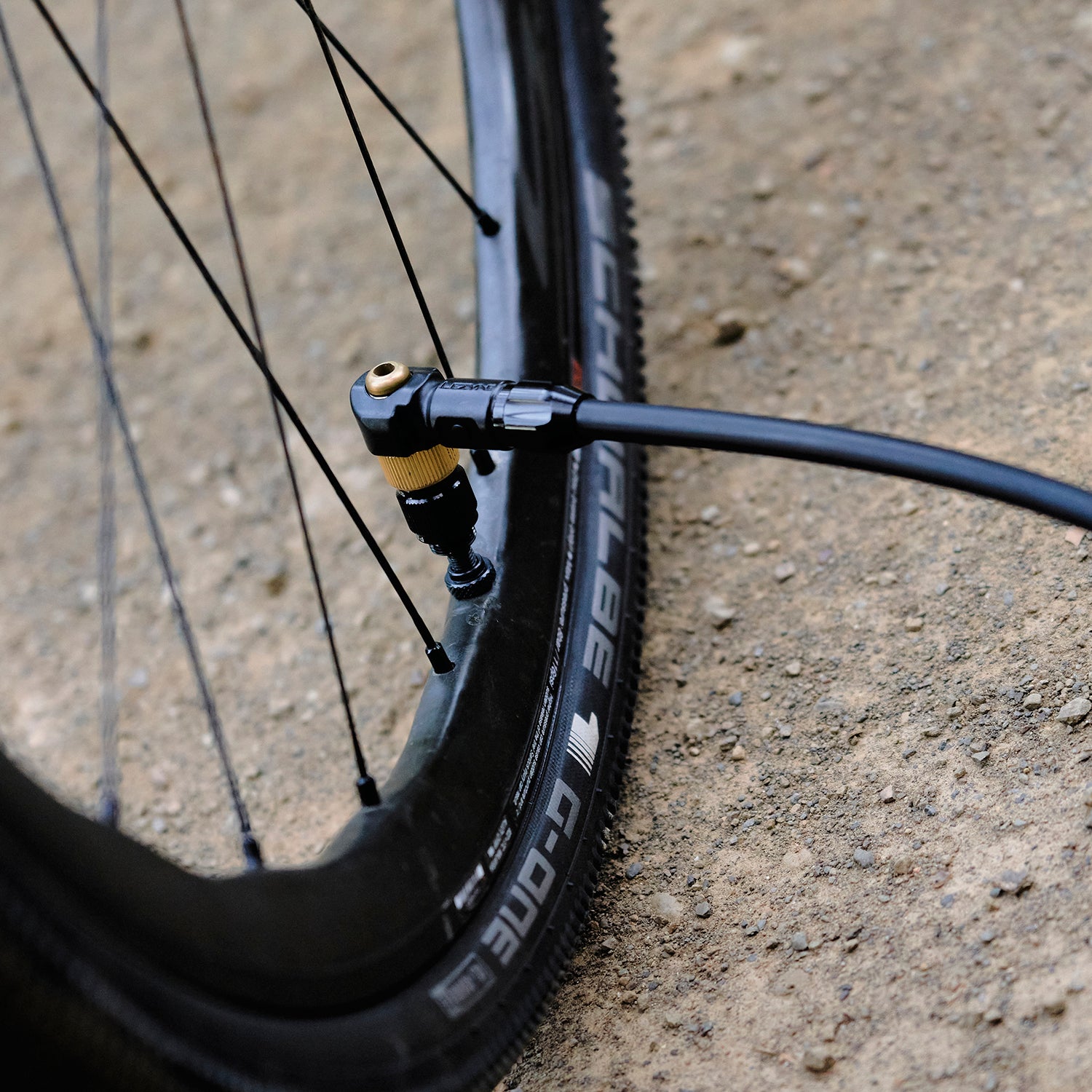 Seat tubeless tire with floor online pump