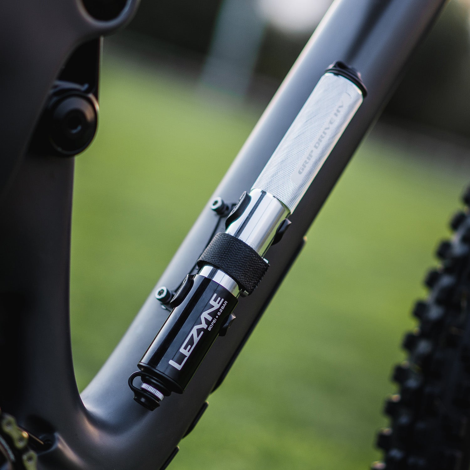 Bike pump best sale on frame